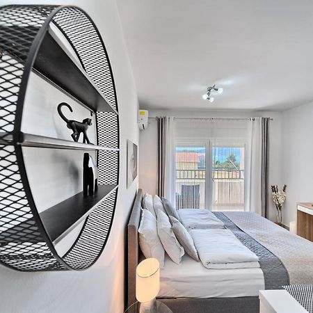 Modern Apartments With Sea View 150 Meters To Beach Kastela Bagian luar foto
