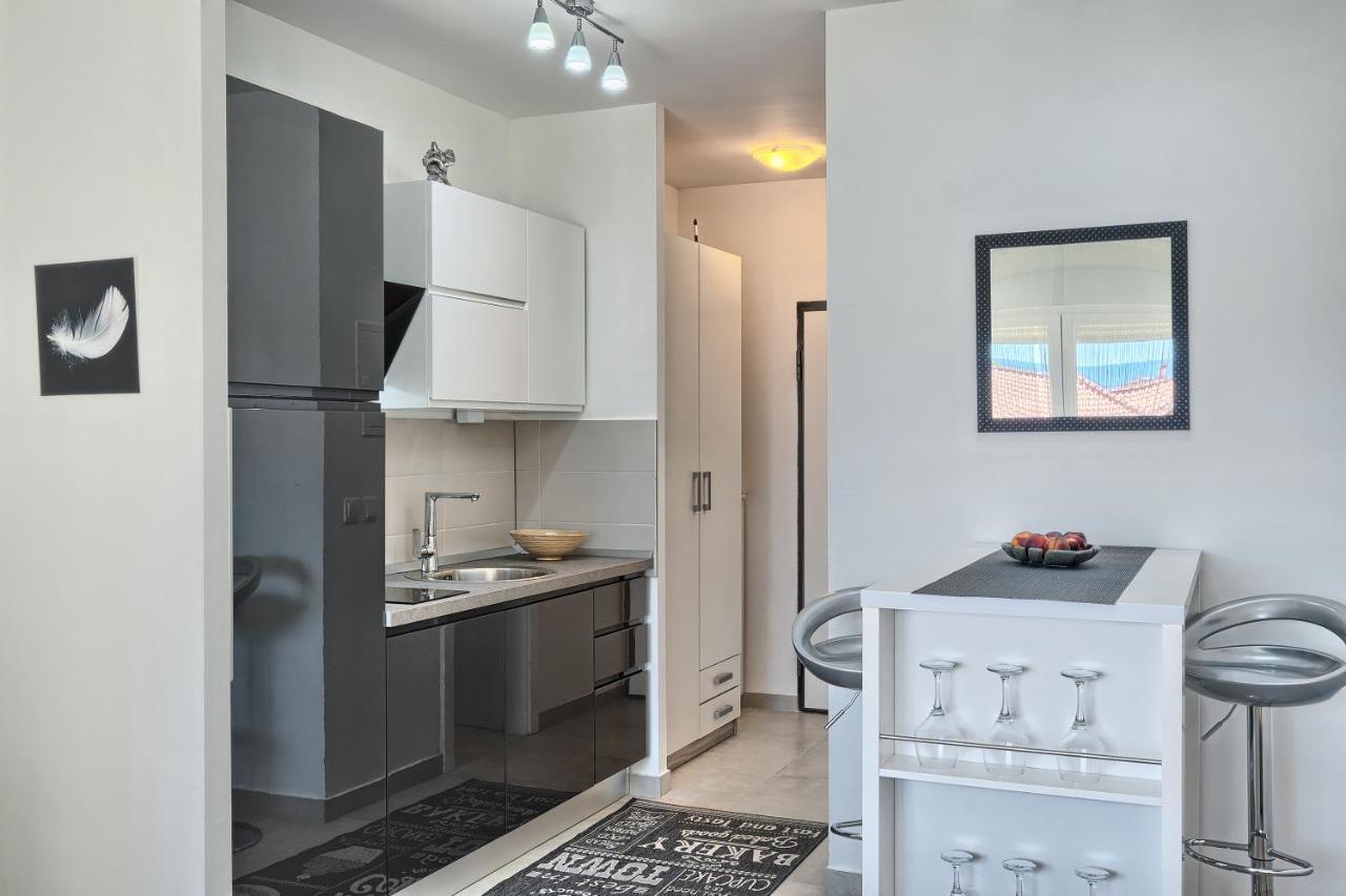 Modern Apartments With Sea View 150 Meters To Beach Kastela Bagian luar foto