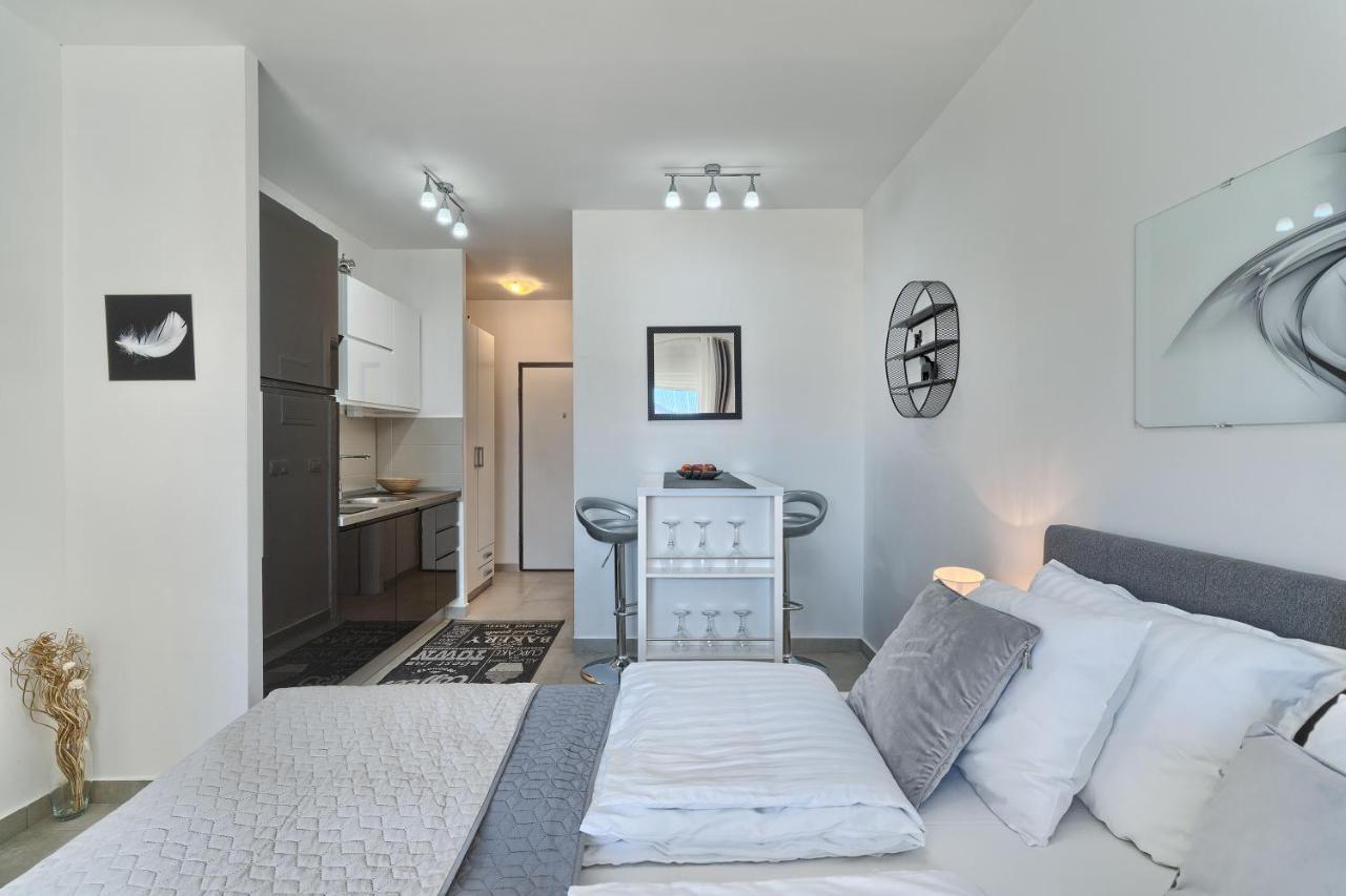 Modern Apartments With Sea View 150 Meters To Beach Kastela Bagian luar foto