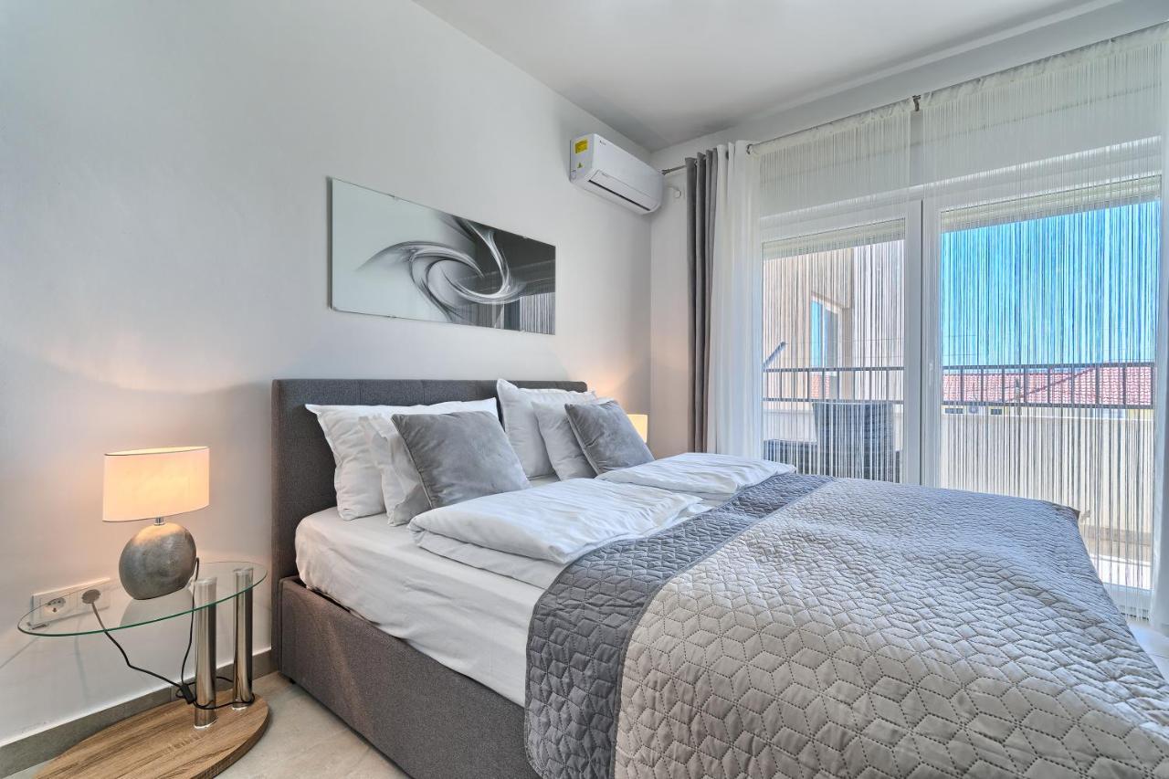 Modern Apartments With Sea View 150 Meters To Beach Kastela Bagian luar foto