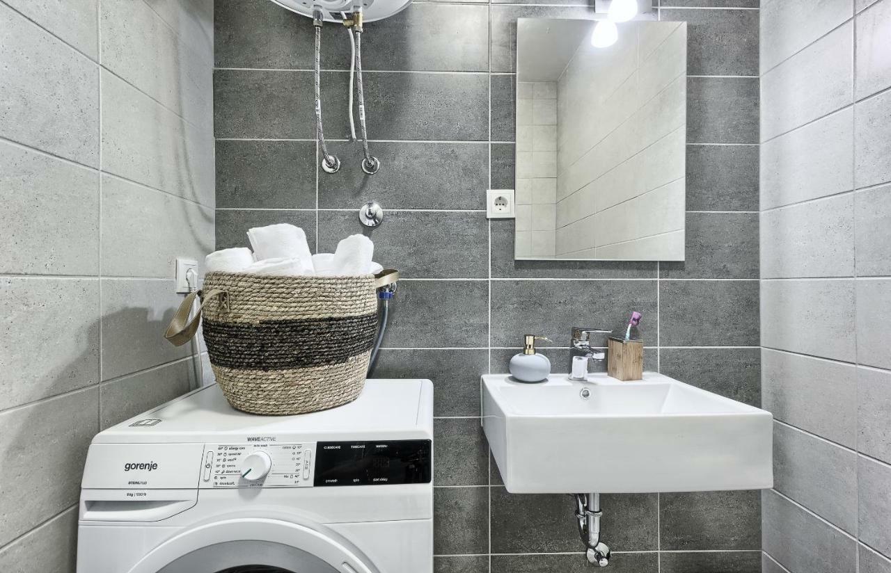 Modern Apartments With Sea View 150 Meters To Beach Kastela Bagian luar foto