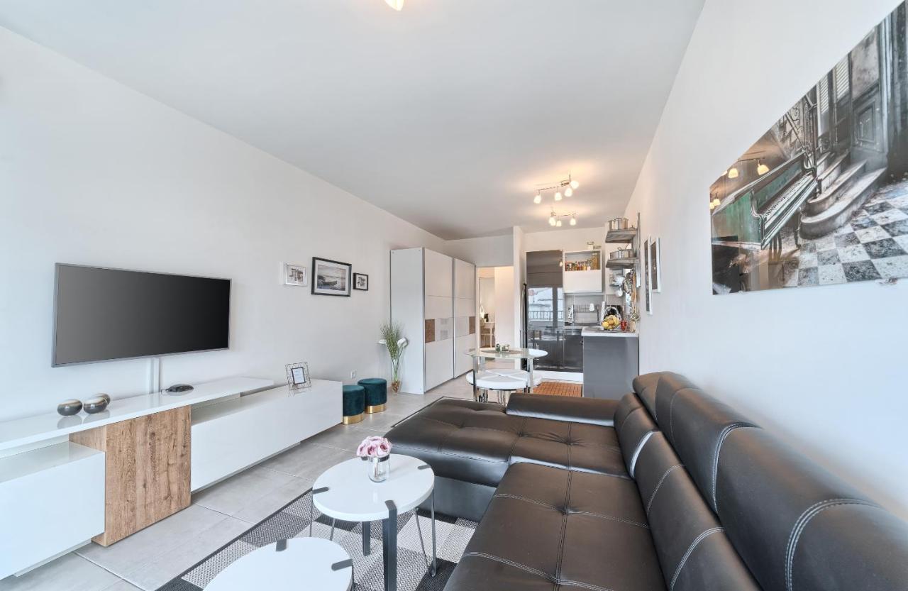 Modern Apartments With Sea View 150 Meters To Beach Kastela Bagian luar foto