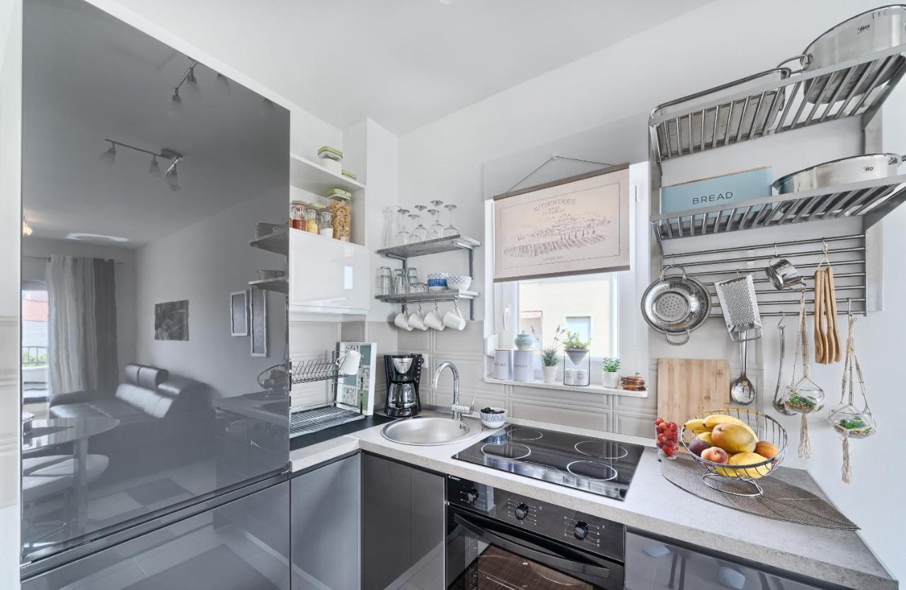 Modern Apartments With Sea View 150 Meters To Beach Kastela Bagian luar foto