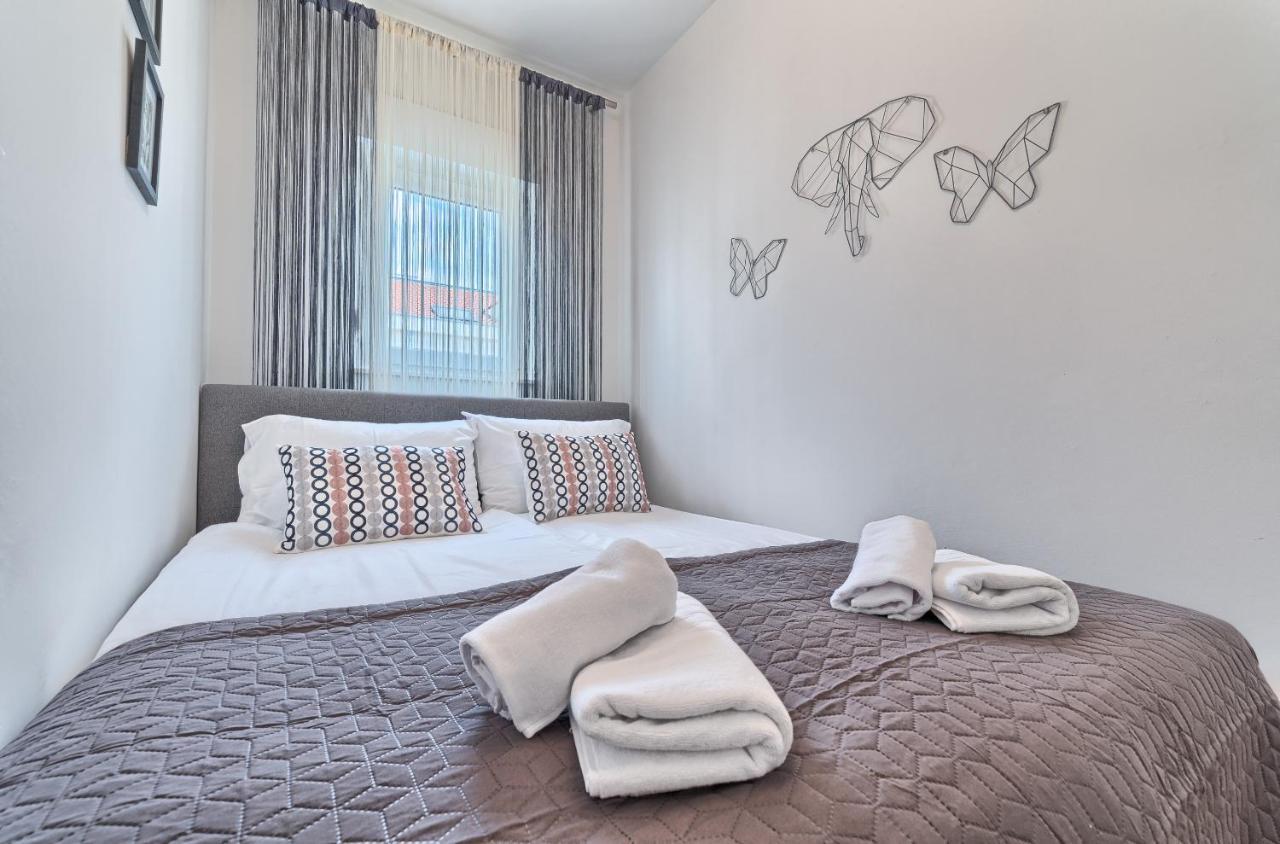Modern Apartments With Sea View 150 Meters To Beach Kastela Bagian luar foto