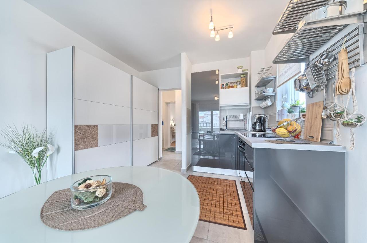 Modern Apartments With Sea View 150 Meters To Beach Kastela Bagian luar foto
