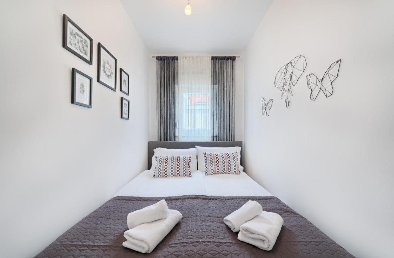 Modern Apartments With Sea View 150 Meters To Beach Kastela Bagian luar foto