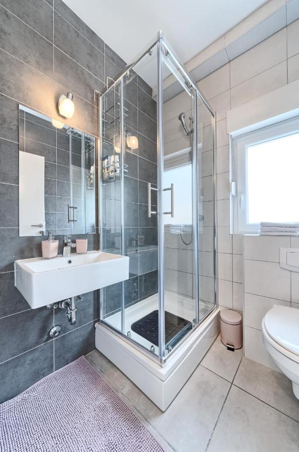 Modern Apartments With Sea View 150 Meters To Beach Kastela Bagian luar foto