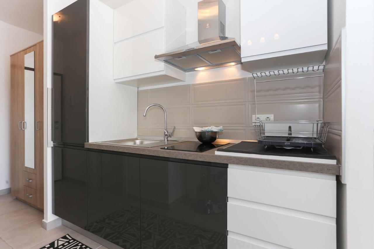 Modern Apartments With Sea View 150 Meters To Beach Kastela Bagian luar foto